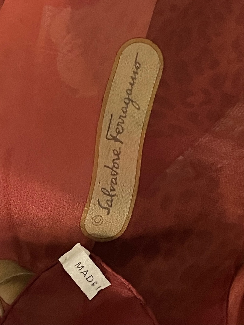 Vintage Ferragamo Sheer Silk Scarf 34 In Sq Good Condition - Picture 7 of 8